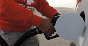 1775921705-conductores-buscan-gasolina-barata-reservas-indigenas-alza-precios-eeuu